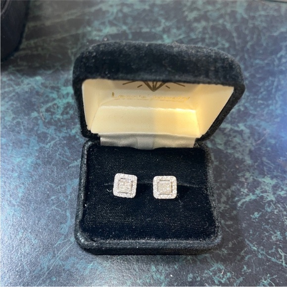 14k white gold square natural diamonds stud earring - Picture 8 of 11
